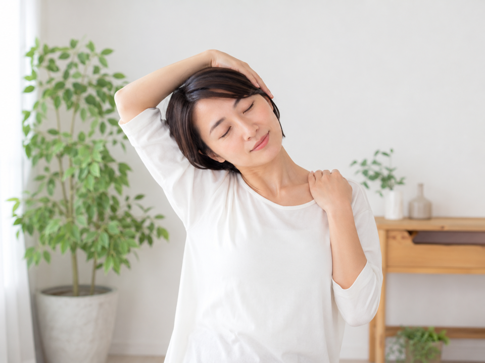 自宅でできる左肩こり改善ストレッチ